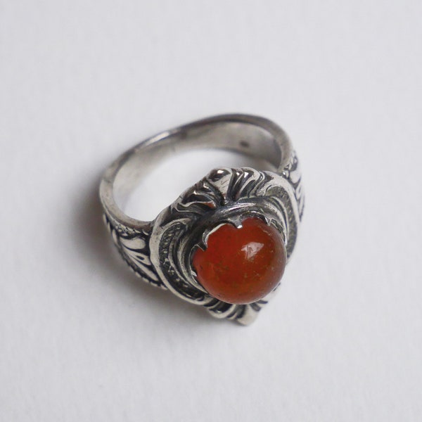 Vintage elegant sterling silver 800 ring, with natural genuine Baltic amber stone