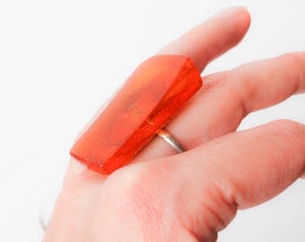 Vintage metal ring with large, big genuine natural Baltic amber gemstone (DZ)