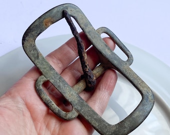 Fibbia antica per finimenti da cavallo, grande 105 mm, in metallo, per equitazione.