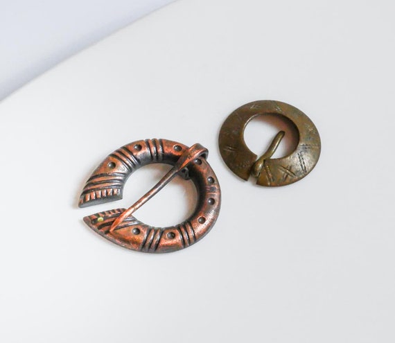 Set of 2 Antique miniature round Ethnic Brooch, f… - image 2