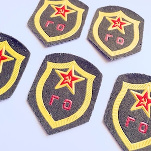 Zestaw 5 naszywek obrony cywilnej ZSRR, radzieckie insygnia na rękawach GO, odznaka z czerwoną gwiazdą z lat 70. i 80. XX wieku, 3,27 x 2,56 cala