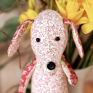 Dachshund hound EASY PDF sewing pattern. Fabric sausage dog button jointed soft toy photo-tutorial. Stuffed puppy plush step-by-step guide.