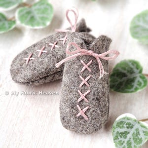 Doll Laced Boots Easy Sewing Pattern; Felt Photo Tutorial PDF Download