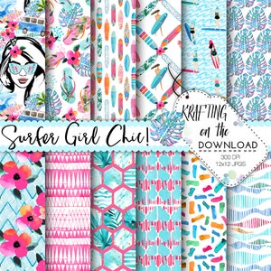 Könnte beinhalten: Ein Set mit 12 digitalen Papiermustern mit Surfgirl-Thema. Die Muster beinhalten Surfbretter, Palmenblätter, Blumen und geometrische Designs in Pink, Blau und Weiß.