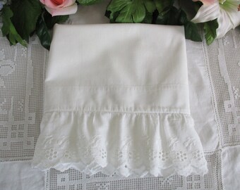 eyelet trimmed pillowcases