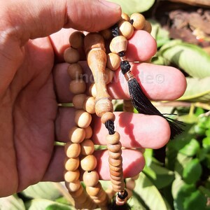 SANDALWOOD MUSLIM TASBIH Scented 8mm Misbaha Prayer Beads Islamic Rosary Subha w/ Copper-decorated Black Tassels in Gift Box by TheTasbih® image 3