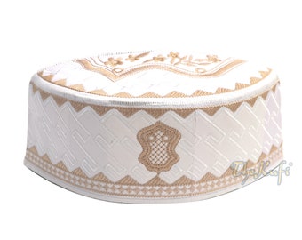 Chapeau musulman - motif de broderie blanc et marron clair sandale du prophète Mahomet Nalain Shareef emblème kufi islamique couronne rigide ovale TheKufi®