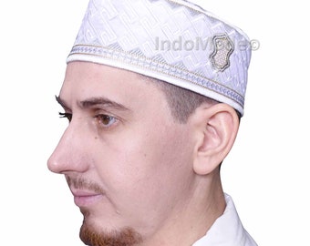 MUSLIM KUFI HAT Textured White White Grey Embroidered Design Sandal Muhammad (saw) Na'lain Shareef Rigid Oval Top Crown Islamic Hat TheKufi®