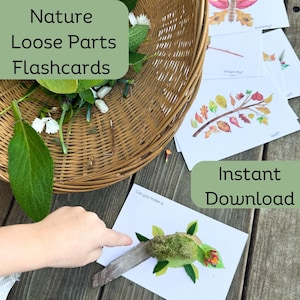 Könnte beinhalten: Ein Satz Natur-Lose-Teile-Flashcards mit einer Kinderhand, die auf eine Karte mit einer Schildkröte aus natürlichen Materialien zeigt. Der Text auf der Karte lautet "Can you make a". Der Text oben im Bild lautet "Nature Loose Parts Flashcards" und "Instant Download".