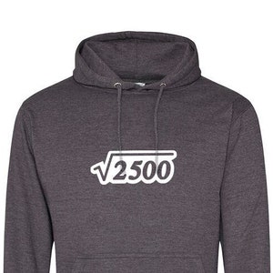 50th Birthday Square Root of 50 Hoodie - Unisex Pullover aus Bio-Baumwolle - Warm & Gemütlich - Lustiges Mathe Thema Geschenk - 647