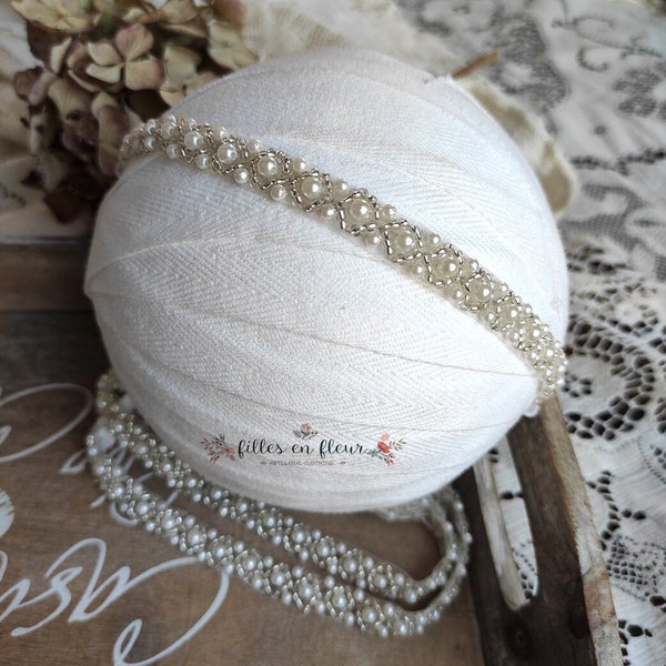 RTS Newborn Pearls Headband, Newborn Tieback, Girl Photography props, Halo photo prop, Boho Girl Photo outfit, Neutral Baby tieback, Vintage