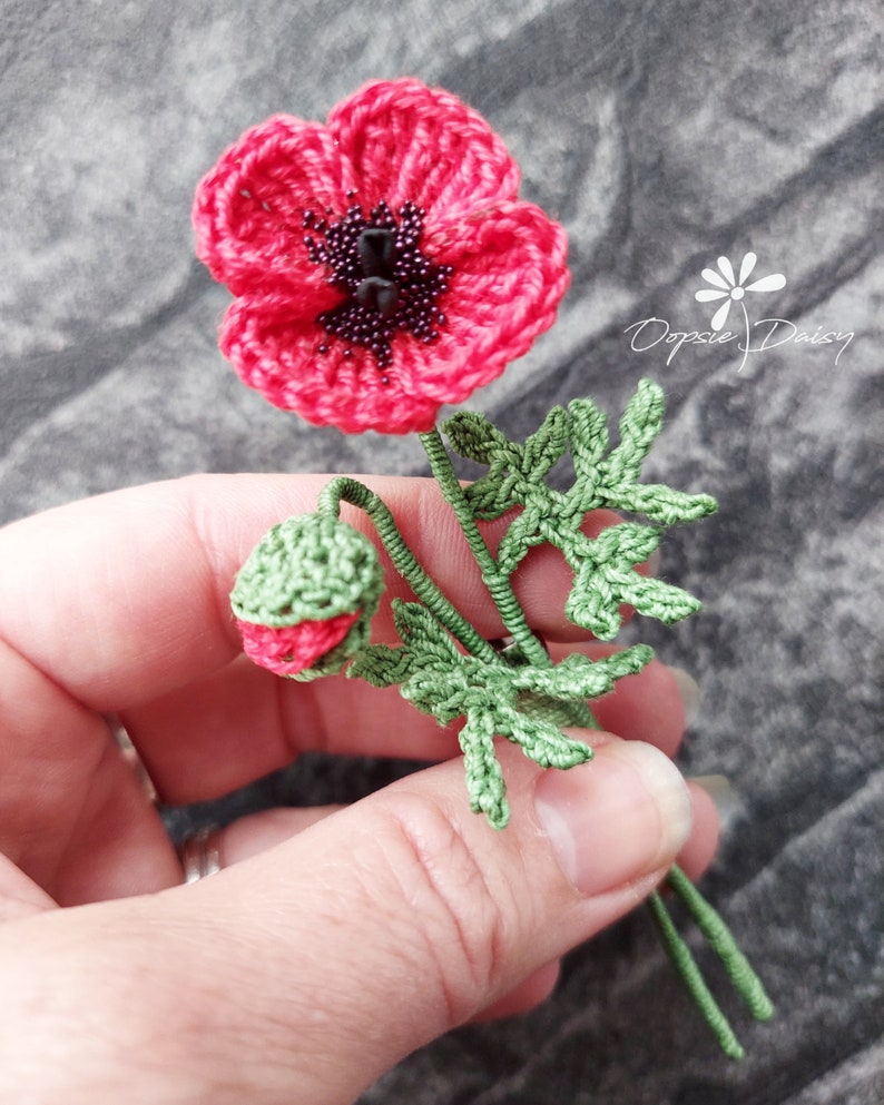 Crochet Poppy Brooch, Micro Crochet Poppy, Remembrance Poppy, Miniature