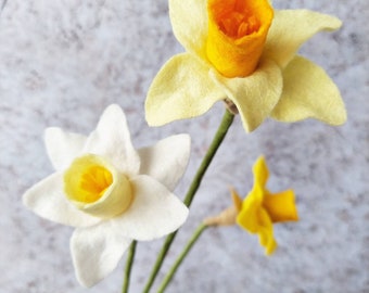 Felt daffodil, felt flowers, spring flowers, floral keepsake, Mother's Day flowers, flower gifts, daffodils