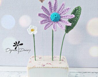 Micro crochet flowers, miniature garden, crochet flowers, floral gift, crochet daisy.