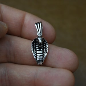Cobra figure  necklace 925 sterling silver new handmade