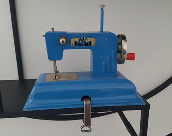Antike Vintage Handkurbel Nähmaschine REGINA Muller