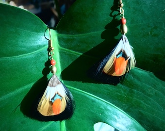 boucles d’oreilles petites plumes de faisan lady amherst rouge et coq perles jaspe rouge