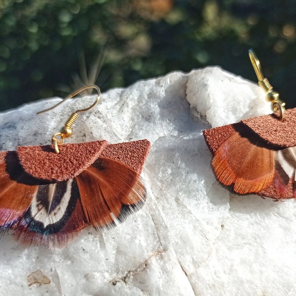 Veren oorbellen en kleurrijke leren eventails - plumandala collectie - kleine juwelen - mini veren