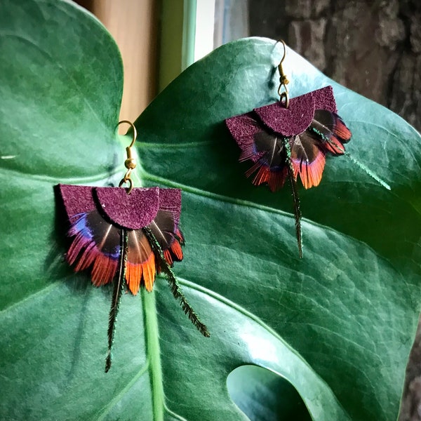 boucles d'oreilles éventail violet pruimen pourpre et plumes de faisan cils de paon