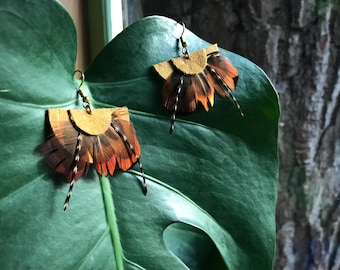 boucles d'oreilles éventail cuir jaune moutarde et plumes de faisan