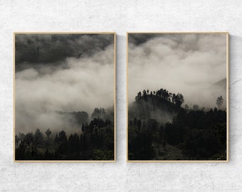 Set di stampe di paesaggi di foreste nebbiose: fotografia in bianco e nero (download digitale)