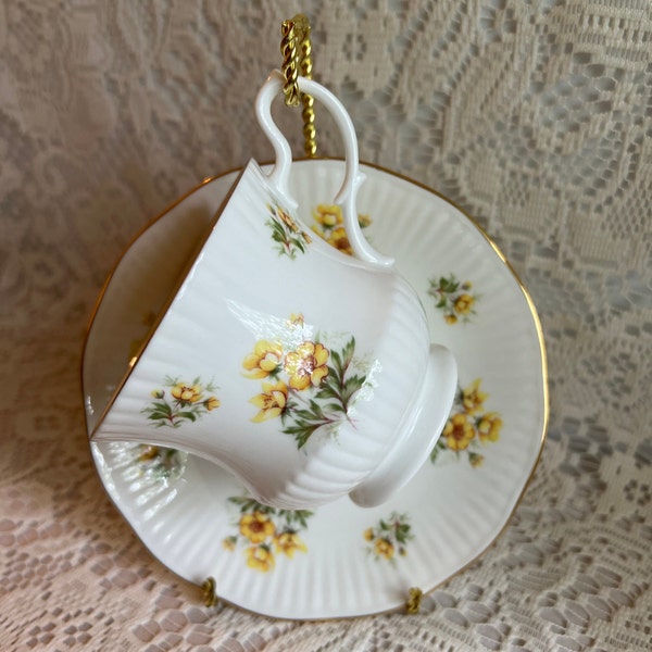 DAINTY YELLOW FLOWERS Teacup Saucer Rare Regal Heritage Fine Bone China England Gold Trim Ex Cond 1950 Cute Country Cottage Core Decor Gift