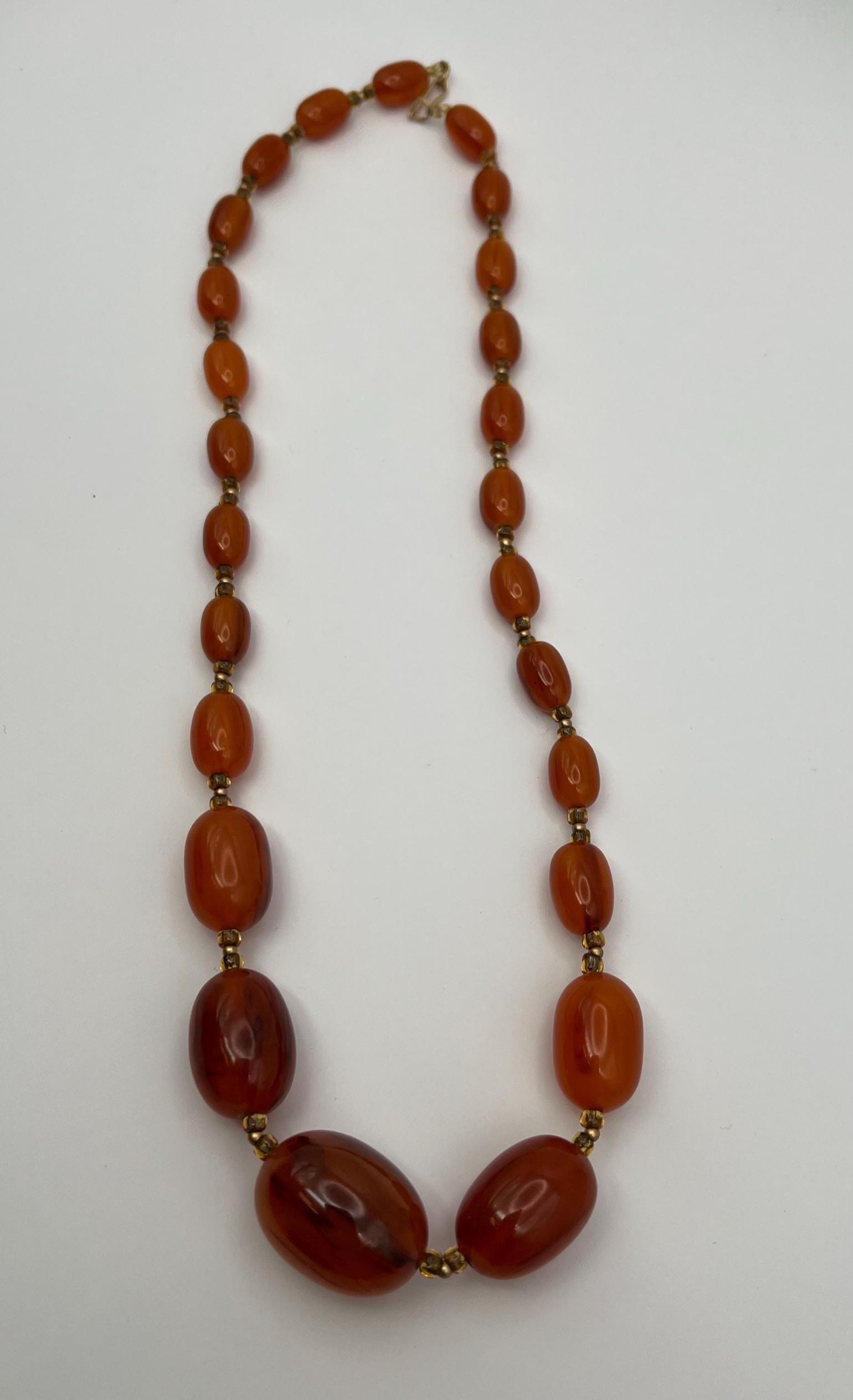 VINTAGE BAKELITE NECKLACE Marbled Deep Amber Chunky Graduated