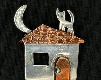 Rare Vintage Anne Harvey Sterling Silver Cat Brooch 925 Mexico Mixed Metal House Rooftop Crescent Moon Whimsical Artisan Figural Jewelry Pin