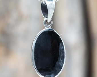 Colar com pingente de ônix preto em prata de lei 925 - Amuleto com pedra preciosa oval