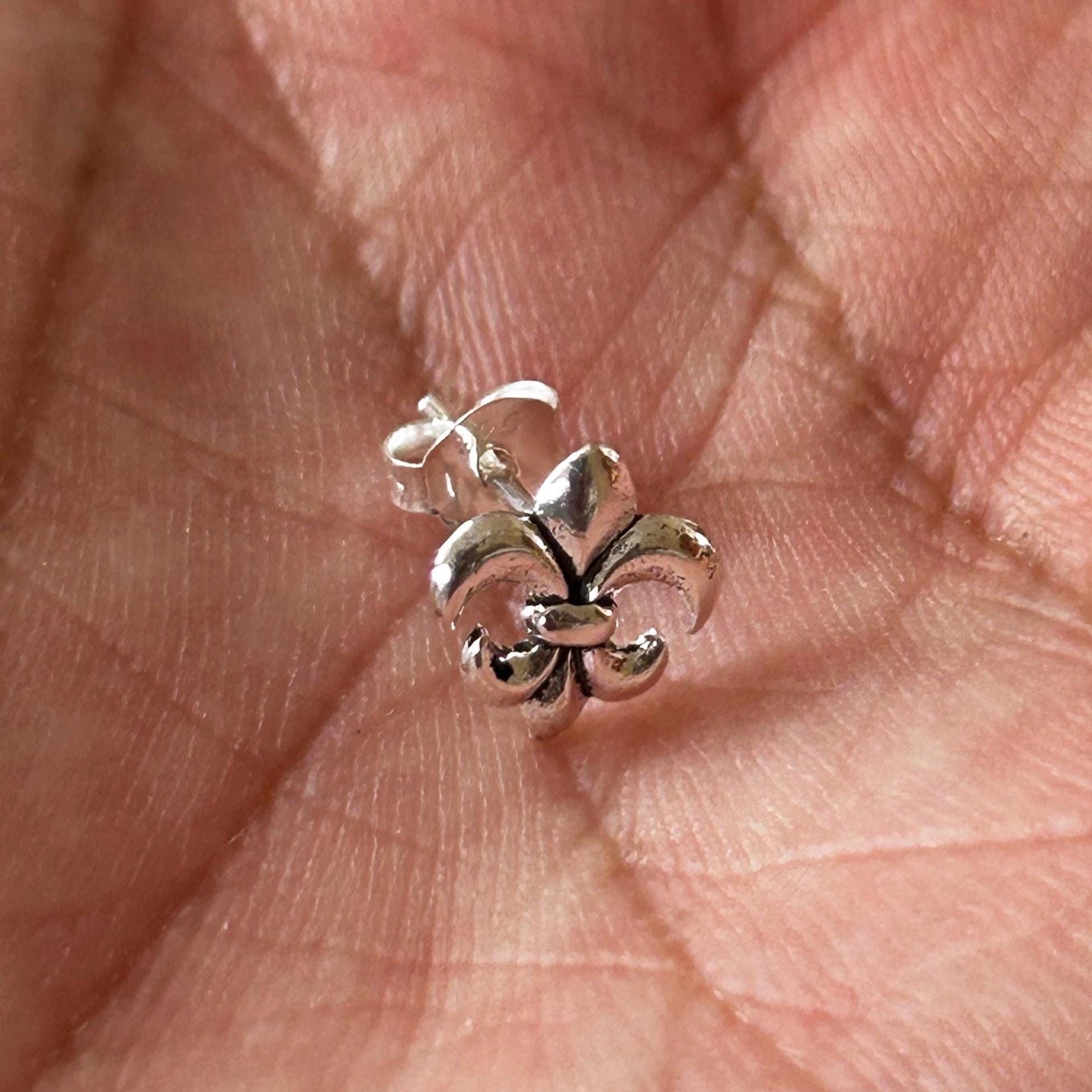 Boucles D'oreilles En Argent Massif - Motif Lys, Symbole Du Roi De France - Très Bon état, Occasion