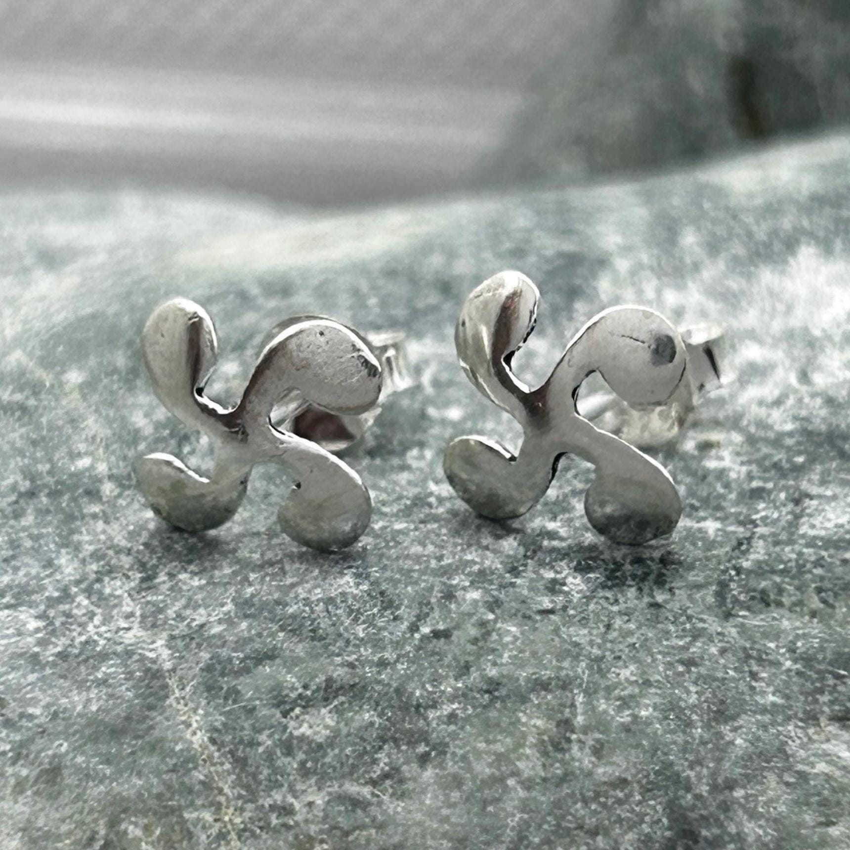 Lauburu バスク クロス シルバー スタッド ピアス - Etsy 日本