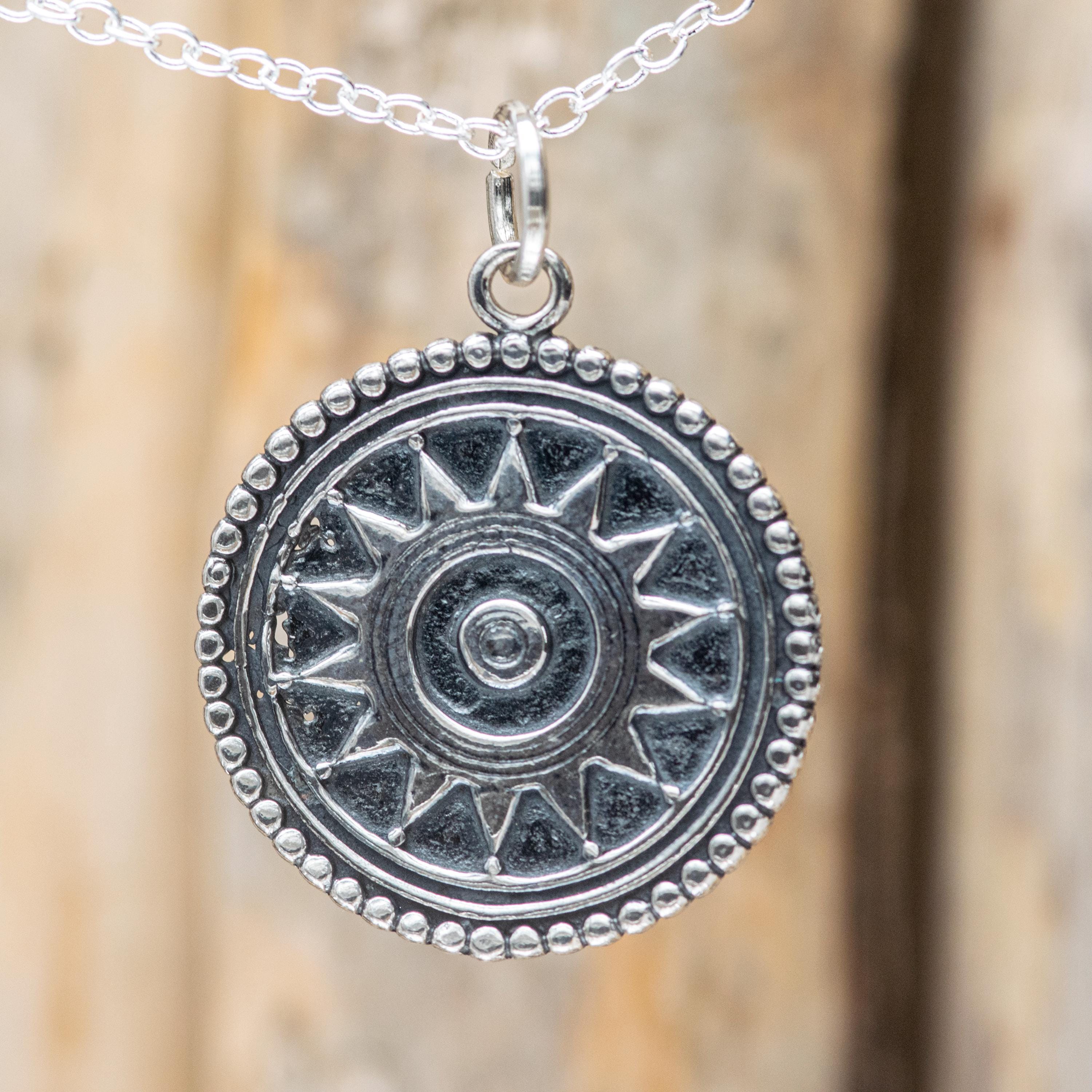 スターリングシルバーのサンホイールペンダントネックレス - 光と