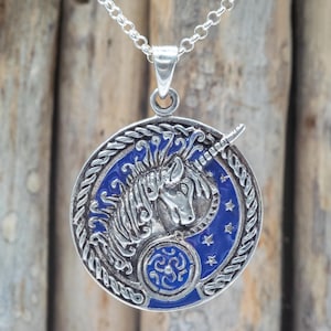 Einhorn Anhänger Halskette | Sterling Silber Fantasy Schmuck | Blaues Emaille Einhorn Amulett | Mythischer Pferdetalisman | CRS029