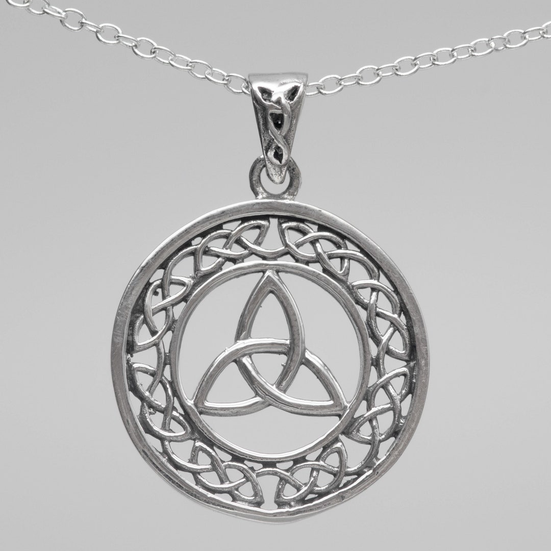Sterling Silver Celtic Triquetra Knot Pendant Necklace – 23mm (0.9 ...
