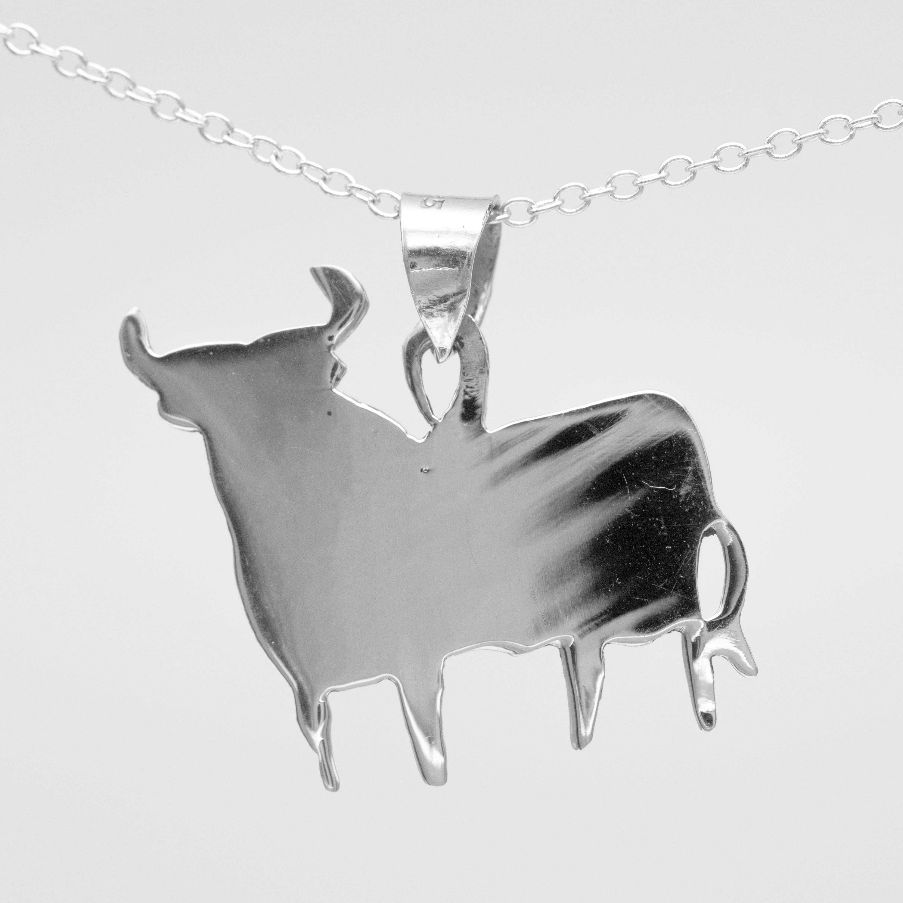 守護牛 雄牛ペンダント | 強さと決意の象徴 スターリングシルバー | 強力な