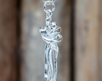 YFN Collana Argento 925 Con Ciondolo Ragazza Che Legge Su Libri, 31x20,4 Mm, Catena Regolabile 45+5 Cm - 4