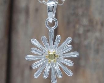 Sterling Silver Daisy Pendant: Floral Charm with Gold Center
