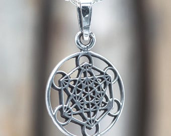 Colar com pingente minúsculo do Cubo de Metatron em prata de lei 925 - Pingente de Geometria Sagrada em miniatura