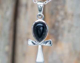 Pingente Ankh em Prata de Lei com Ônix Preto: Chave da Vida em Gema Natural