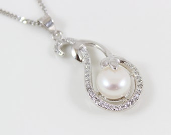 ネックレス・ペンダント +ENGBROX+ silver925 lani pearl necklace EBNL23033 Sterling Silver Pearl Necklace, 3 Leaf Vine Pearl Necklace