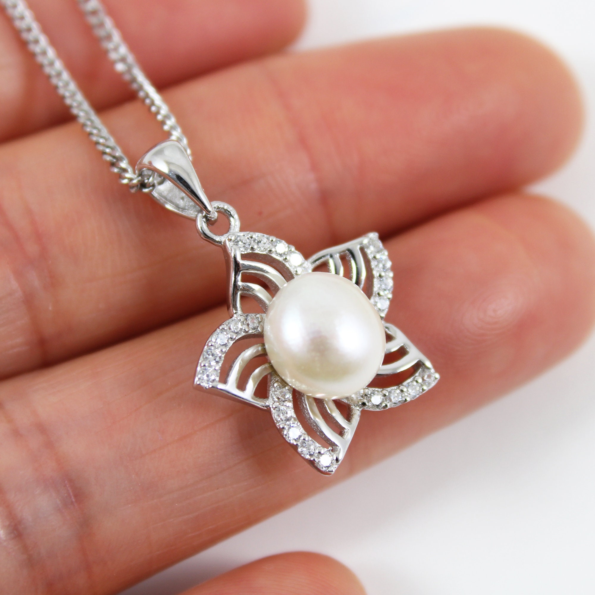 ネックレス・ペンダント The Flower Pearl Necklace Mother of Pearl Flower Pendant Necklace, White Blossom Charm
