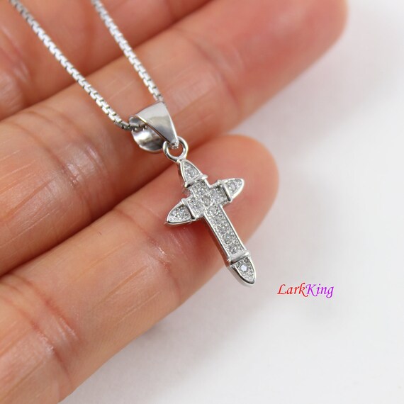 Cross necklace with thick chain