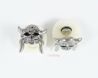 Stud earrings, skull stud earrings, skull jewelry, skull jewelry for women, skull jewelry for men, halloween, skull studs, LarkKing ER356