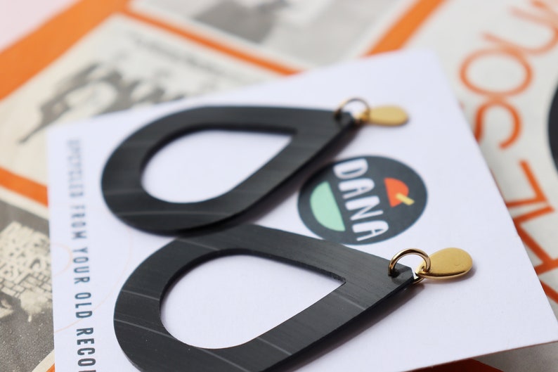 Recycled vinyl record black teardrop earrings / minimal eco chic black earrings / mod earrings / lightweight image 3