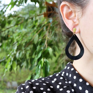 Recycled vinyl record black teardrop earrings / minimal eco chic black earrings / mod earrings / lightweight image 5