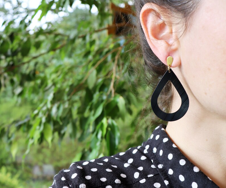 Recycled vinyl record black teardrop earrings / minimal eco chic black earrings / mod earrings / lightweight image 5