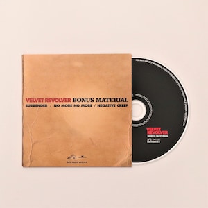 Velvet Revolver Bonus Material CD. Mint Condition. In Sleeve. RARE. Velvet Revolver Covers of Cheap Trick, Aerosmith, Nirvana.