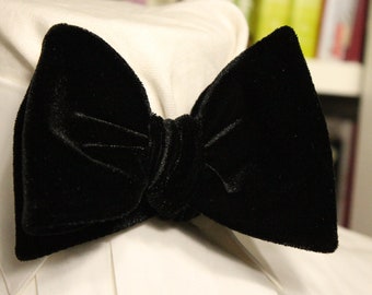 The "R. Douglas" Black Velvet Handmade Self Tie or Pre Tied adjustable Bow Tie from Spero Accessories