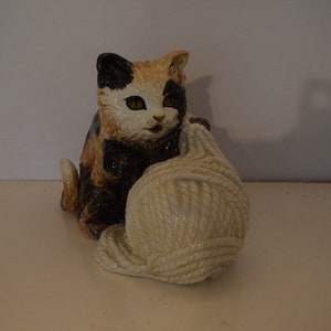 Townsend&#39;s Ceramic&#39;s Kitten With Yarn Playful Large Statue of a Tabby Cat w Ball of Yarn Almost life sized.