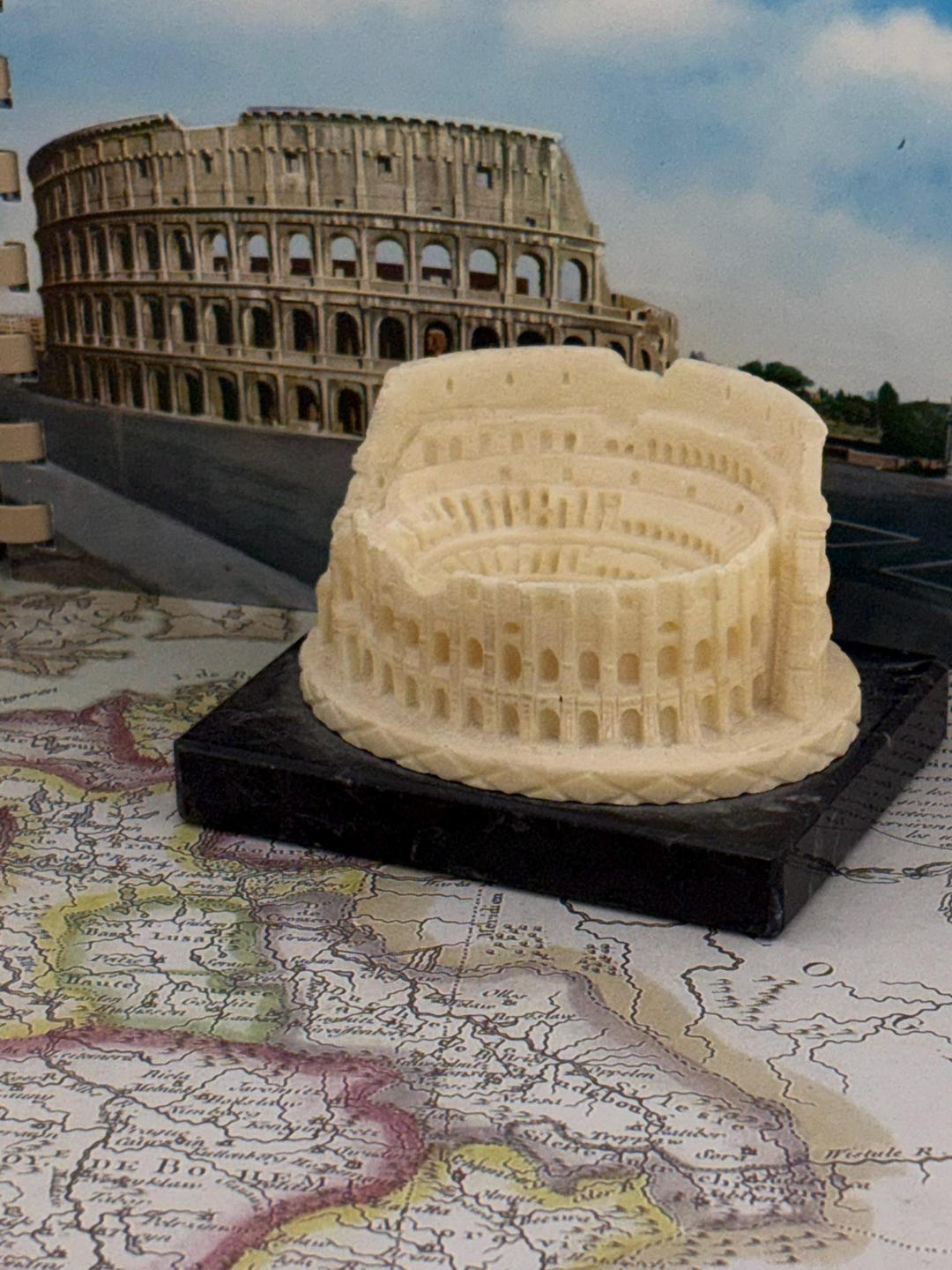 Resin Rome Colosseum Model Souvenir Building Rome Colosseum Resin Top Marble Base ...